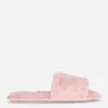 Pantufas fofas con fajas cruzadas