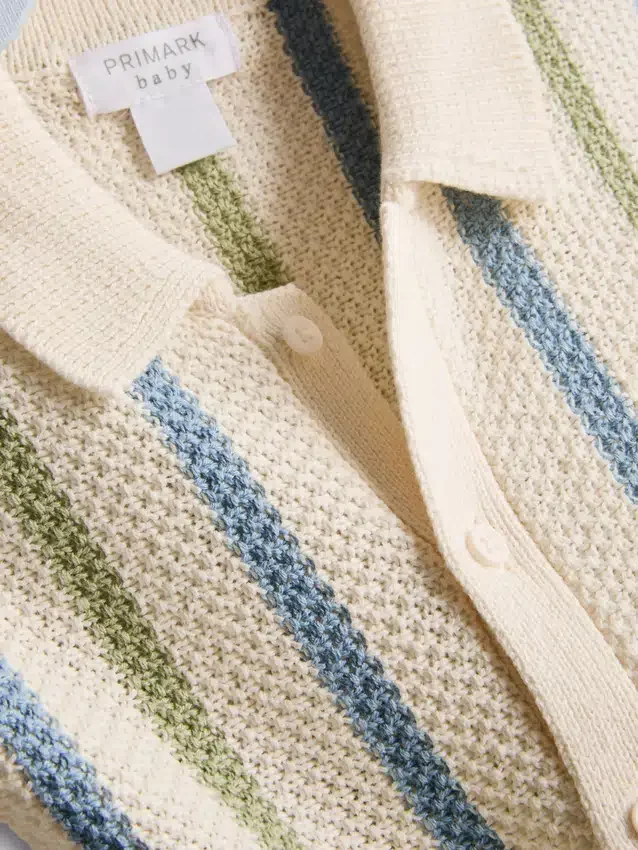 0-12 meses | Conjunto de camisa de malha às riscas e calções