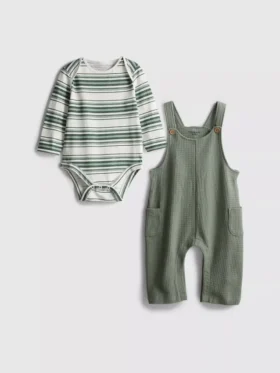 0-18 meses | Conjunto para recém-nascidos composto por body de manga comprida e macacão com textura em waffle