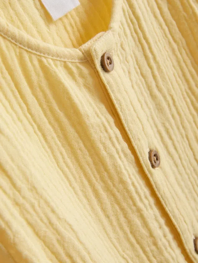 0-24 meses | Conjunto de camisa e calções em tecido de gaze