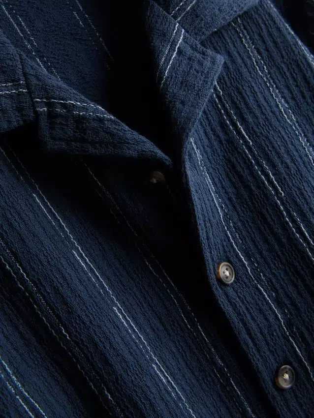 1,5-12 anos | Conjunto de camisas e calças com riscas texturadas em algodão da The Edit