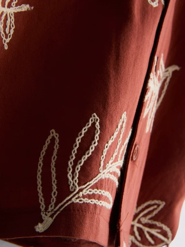 1,5-9 anos | camisa com bordado de folhas