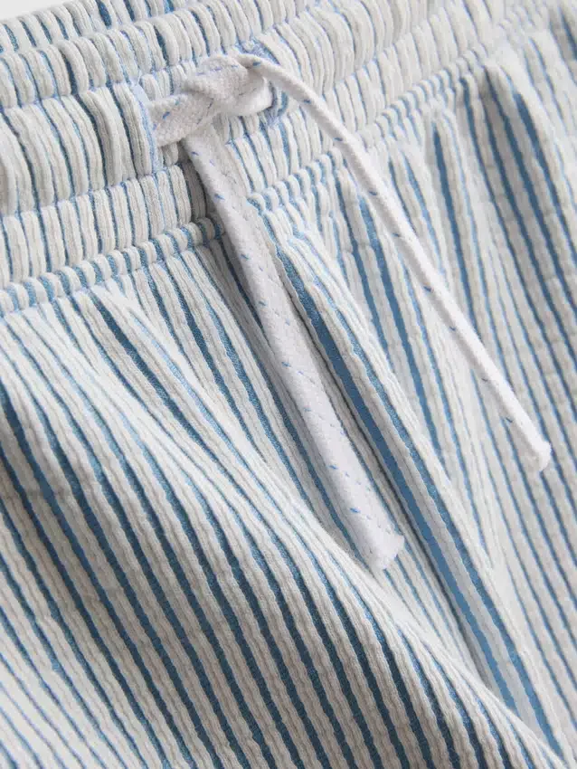 1,5-9 anos | Conjunto de camisa às riscas e calções