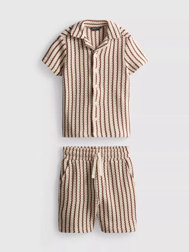 1,5-9 anos | Conjunto de camisola e calções de malha às riscas