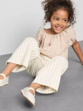 1,5-9 anos | Jeans de riscas finas com perna larga
