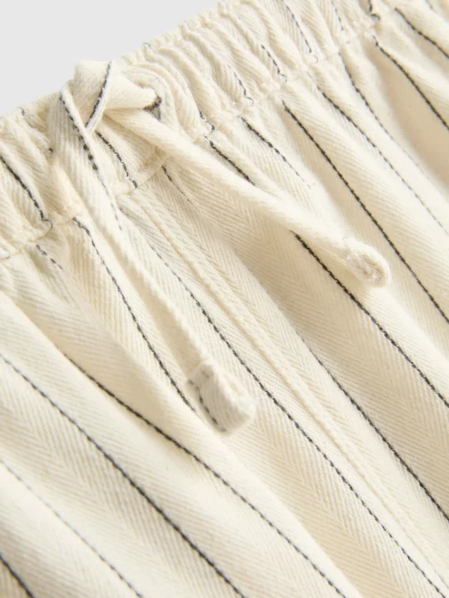 1,5-9 anos | Jeans de riscas finas com perna larga