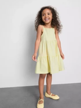 1,5-9 anos | vestido com alças e camadas