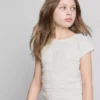 7-15 anos | blusa com mangas curtas franzidas e acabamento em renda