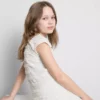 7-15 anos | blusa com mangas curtas franzidas e acabamento em renda