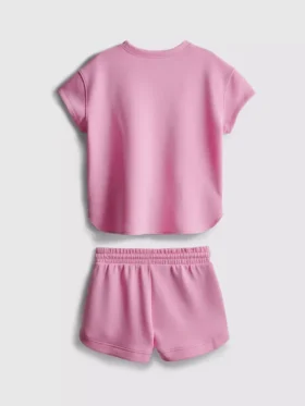 7-15 anos | Conjunto composto por t-shirt larga e calções de corrida