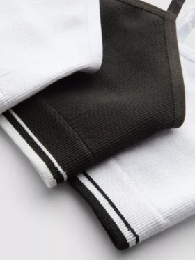 7-15 anos | Conjunto de 3 tops curtos com costura canelada