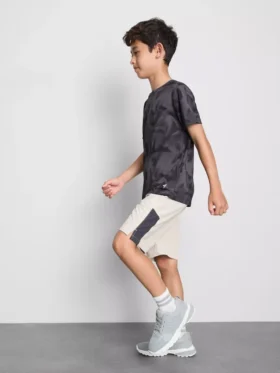 7-15 anos | Conjunto de t-shirt e calções desportivos