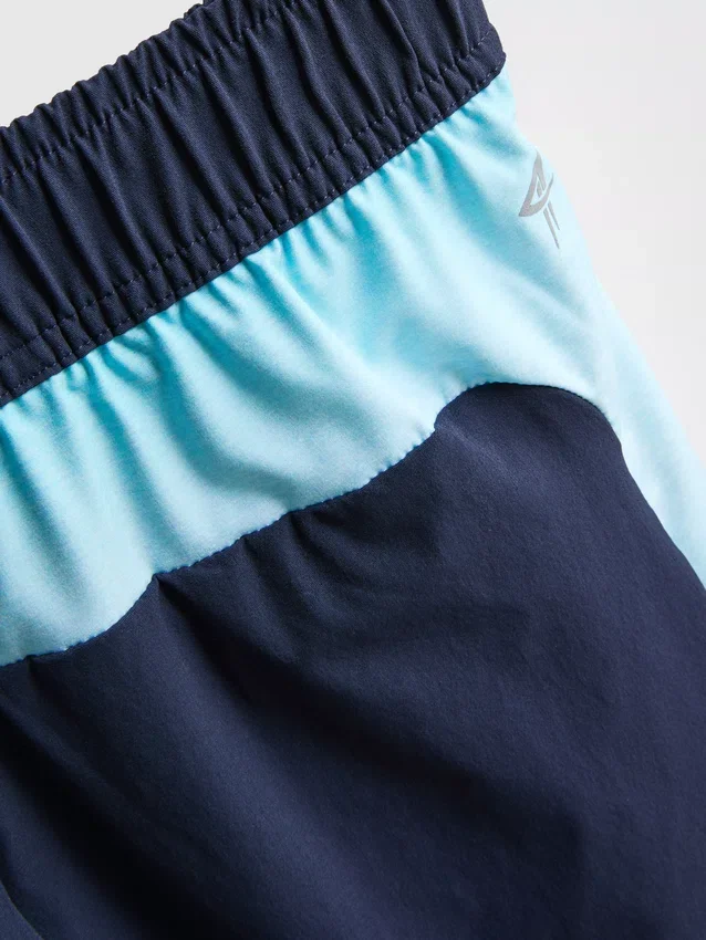 7-15 anos | Conjunto de t-shirt e calções desportivos