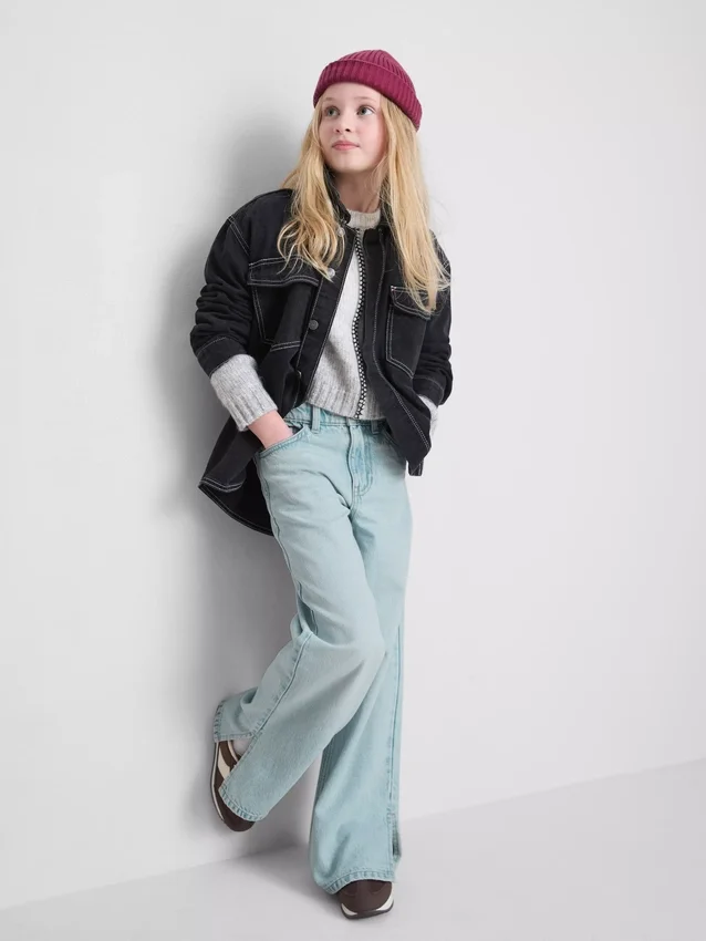 7-15 anos | Jeans de perna larga com fenda na bainha