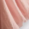 A blusa drapeada com decote halter e tecido respirável da The Edit