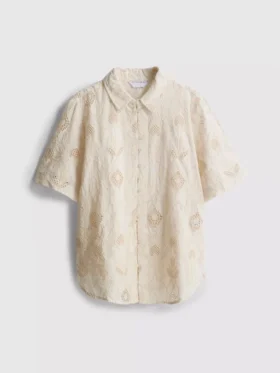 A camisa com bordado e bainha curva da The Edit