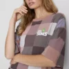 A camisa de dormir descontraída da The Sims