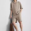 A camisa de manga curta com textura «The Edit»