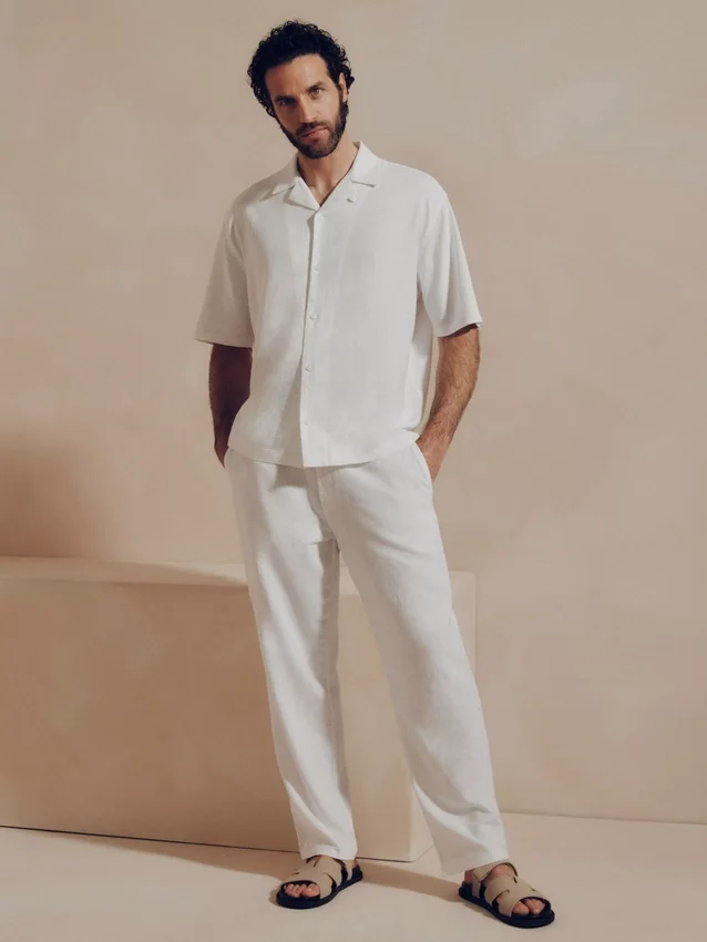 A camisa descontraída em mistura de linho da The Edit