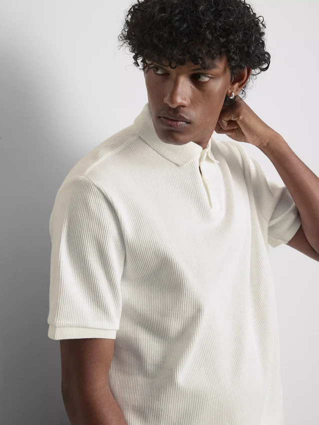 A camisa polo canelada «The Edit»