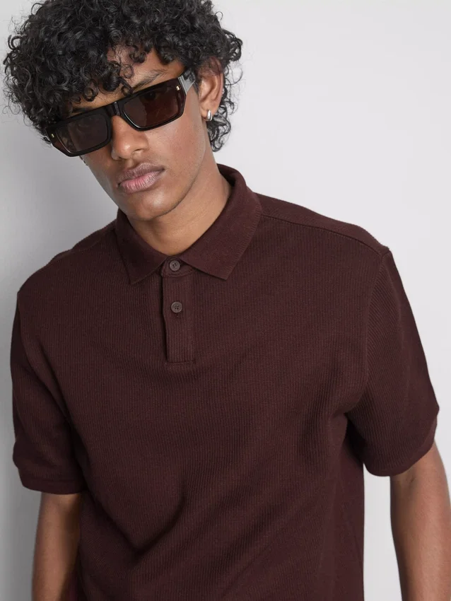 A camisa polo canelada «The Edit»
