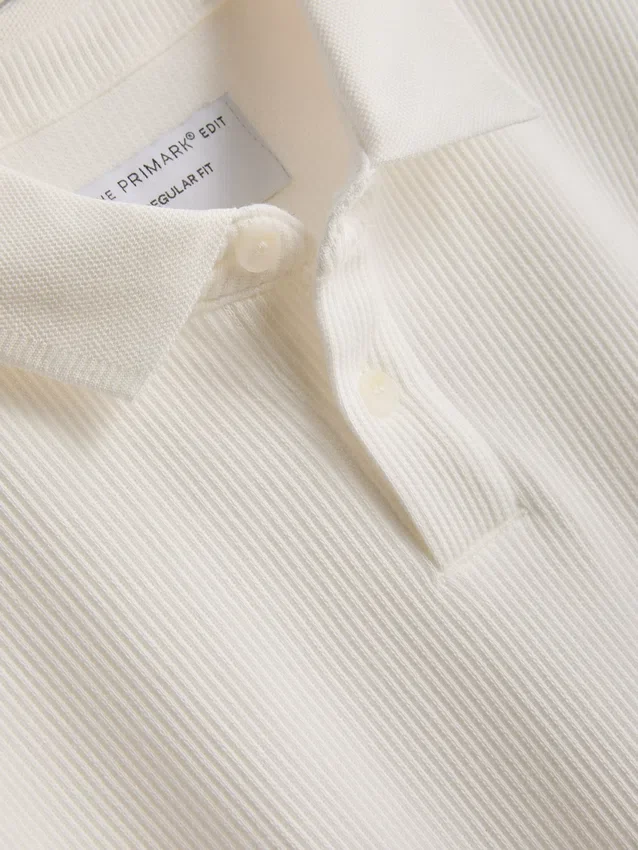 A camisa polo canelada «The Edit»
