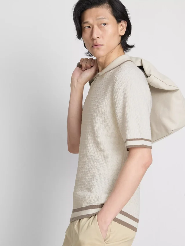 A camisa polo com fecho texturizada da The Edit