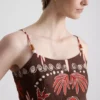 A camisola sem mangas estampada em mistura de linho da The Edit