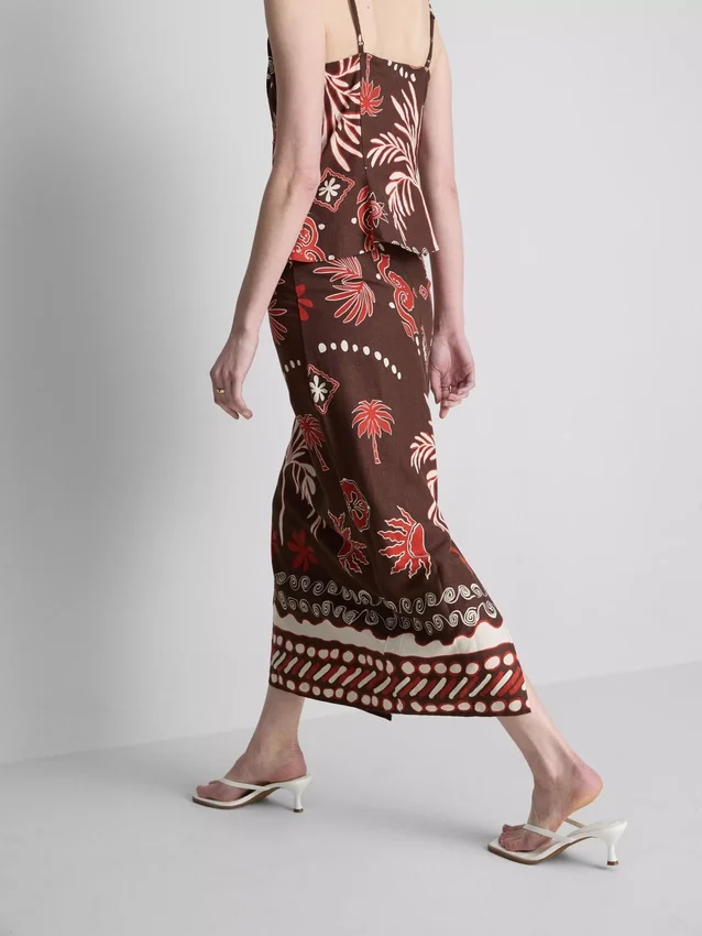 A saia midi estampada em mistura de linho da The Edit