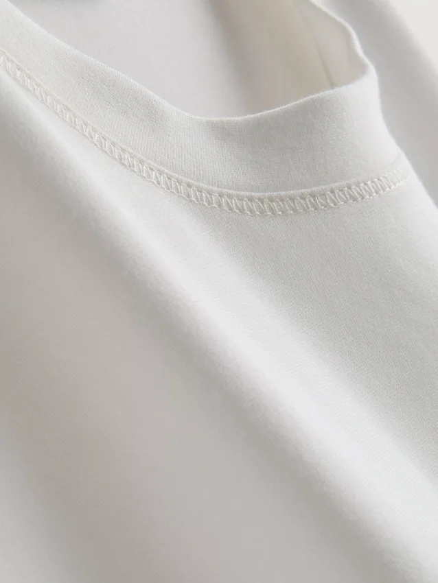 A t-shirt de corte justo da The Edit