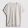 A t-shirt «The Edit» com detalhes nas costuras