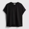 A t-shirt «The Edit» com detalhes nas costuras