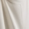 A t-shirt «The Edit» com detalhes nas costuras