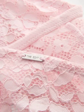 A tanga de renda floral da The Edit