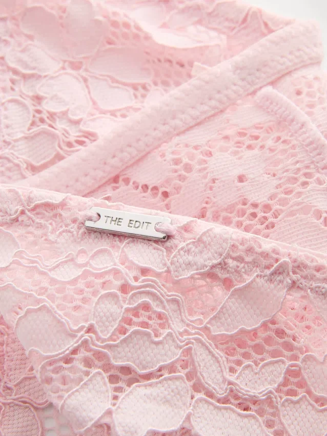 A tanga de renda floral da The Edit