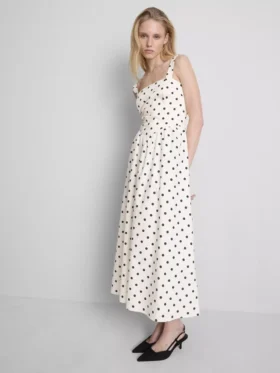 Achado fantástico | vestido midi com espartilho e decote quadrado