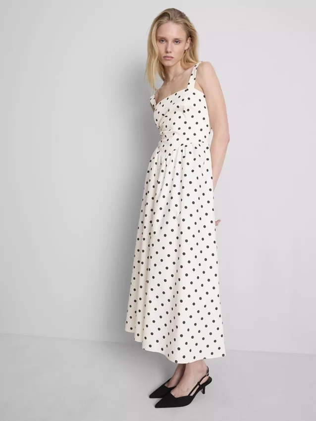 Achado fantástico | vestido midi com espartilho e decote quadrado