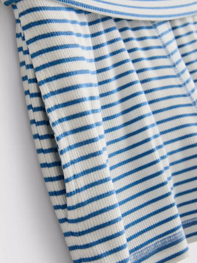 Adoro relaxar com estes calções de pijama às riscas com nervuras