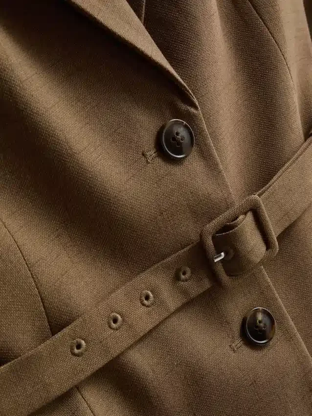 Blazer de manga curta com detalhe de cinto