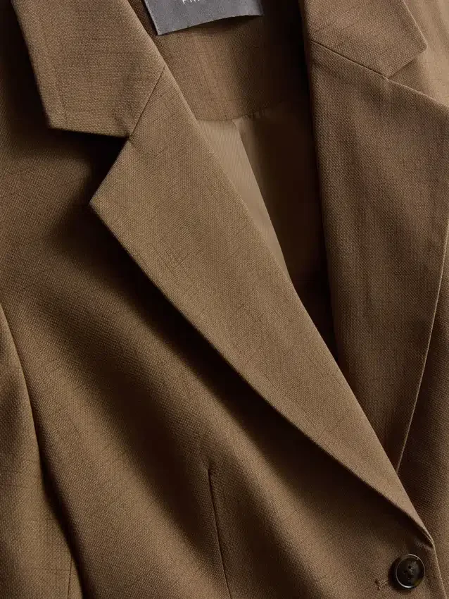 Blazer de manga curta com detalhe de cinto