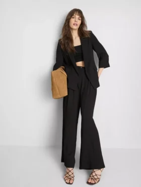 Blazer texturado com lapelas recortadas