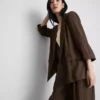 Blazer texturado com lapelas recortadas