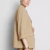 Blazer texturado com lapelas recortadas