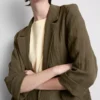 Blazer texturado com lapelas recortadas