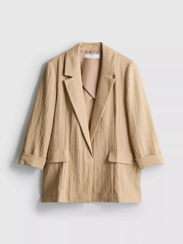Blazer texturado com lapelas recortadas