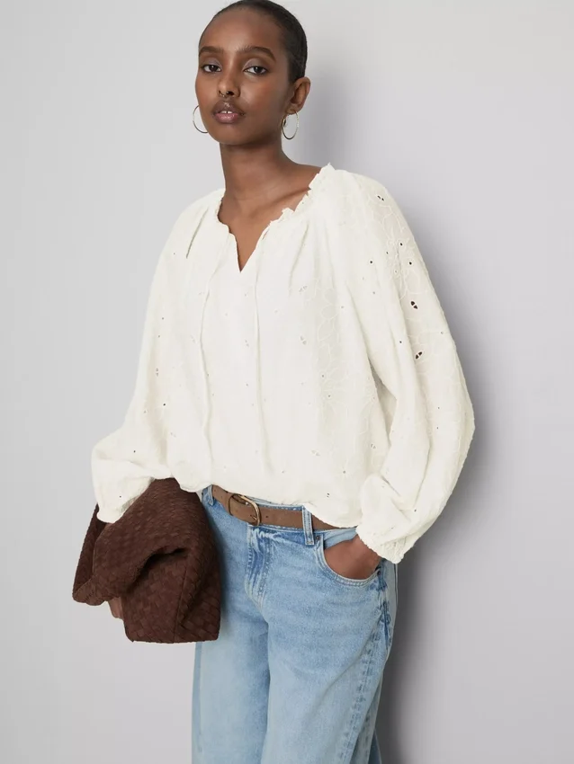 Blusa bordada com mangas balão
