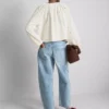 Blusa bordada com mangas balão