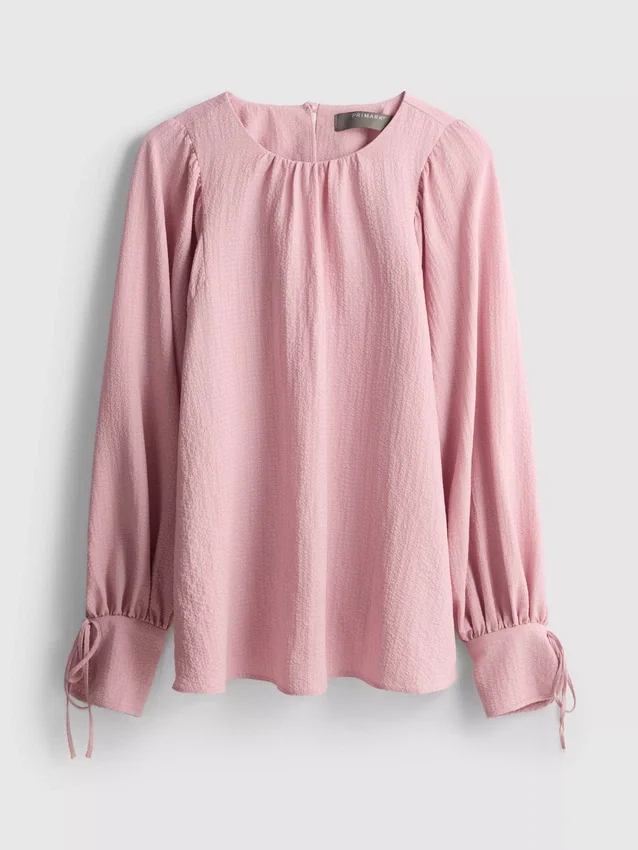 Blusa com mangas balão texturizadas