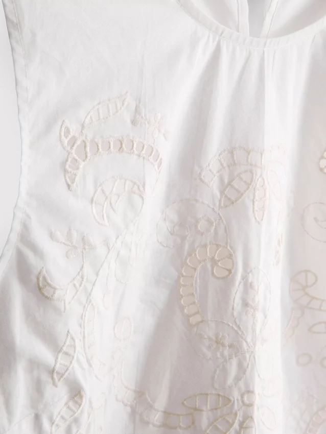 Blusa de calções de manga curta bordada em algodão