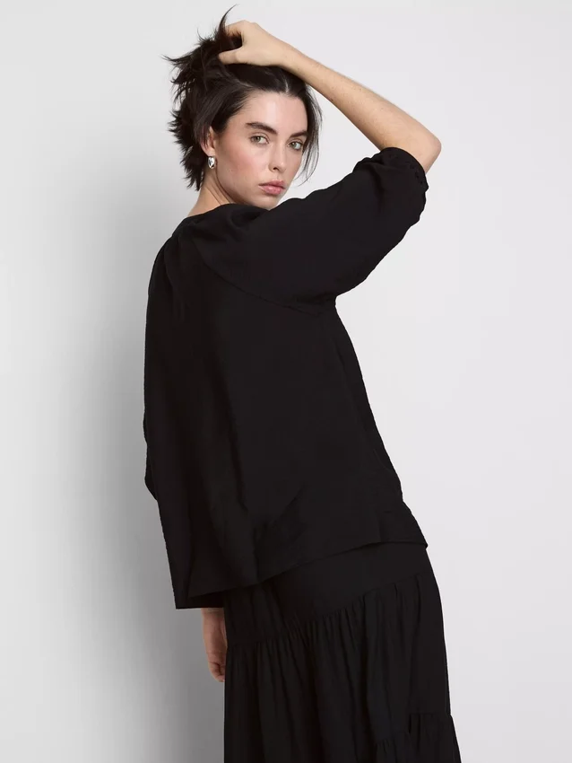 Blusa de manga 3/4 com decote em V